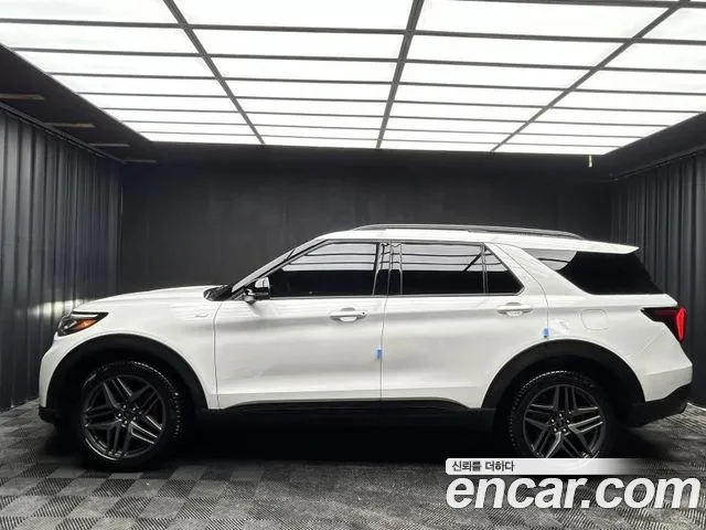 Ford Explorer Explorer 6 поколение 2.3 ST-Line 4WD — Фото автомобиля 3