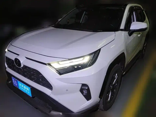 Фотография автомобиля — Toyota RAV4