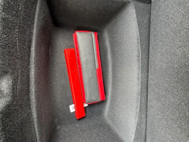 Tesla Model 3 — Фото автомобиля 23