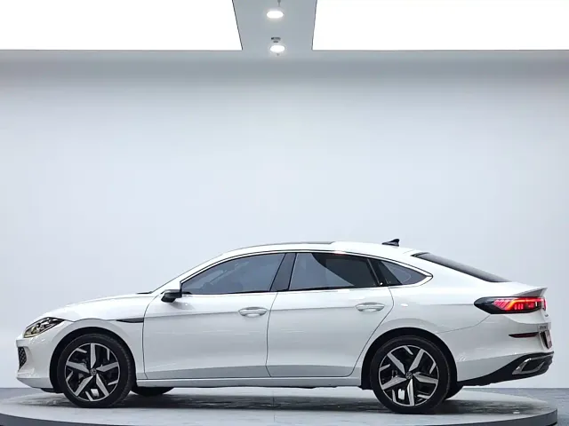 Volkswagen Lamando — Фото автомобиля 4