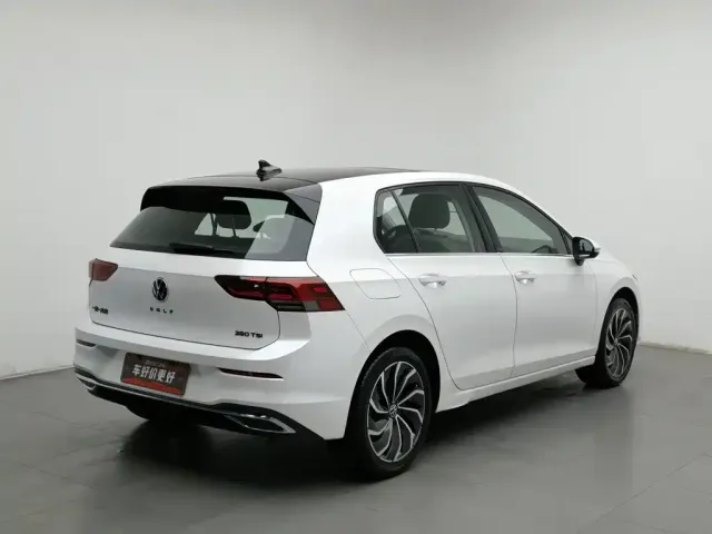 Volkswagen Golf — Фото автомобиля 2