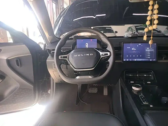 Wuling Starlight — Фото автомобиля 10