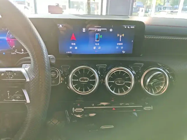 Mercedes-Benz A-Class — Фото автомобиля 12