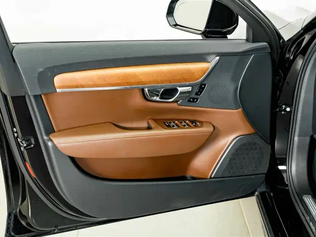 Volvo S90 — Фото автомобиля 16
