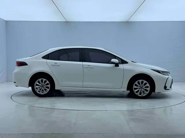 Toyota Corolla — Фото автомобиля 9