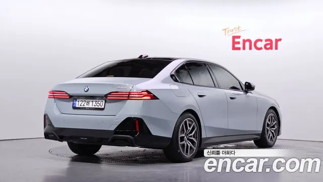 BMW 5-Series — Фото автомобиля 2