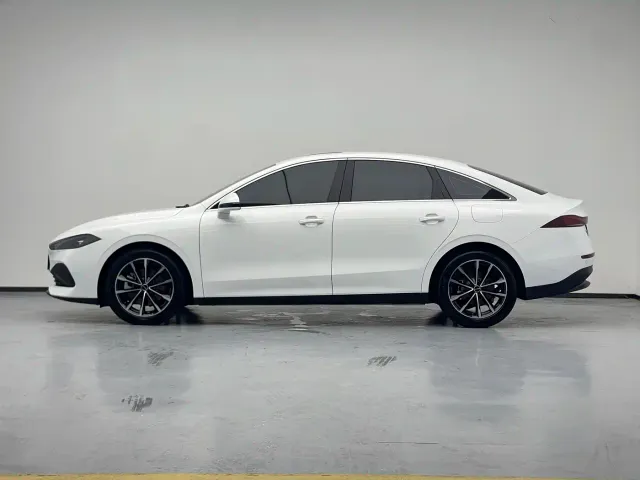 Roewe D7 — Фото автомобиля 18