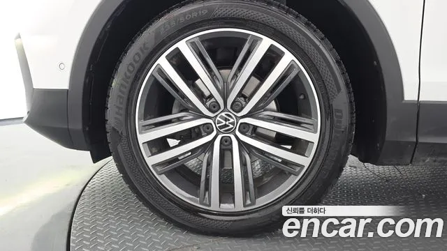 Volkswagen Tiguan Tiguan 2 поколение 2.0 TDI 4Motion Prestige — Фото автомобиля 5