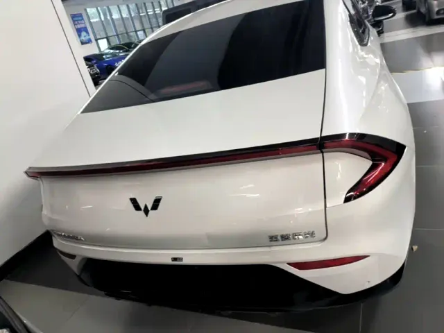 Wuling Starlight — Фото автомобиля 5