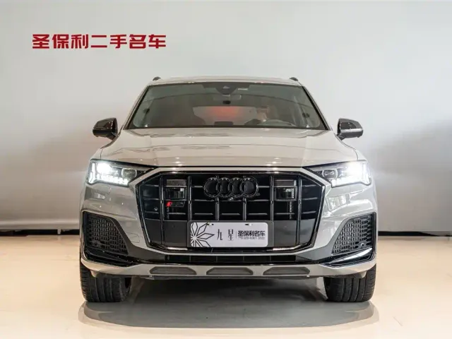 Audi SQ7 — Фото автомобиля 2