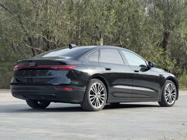 Audi A6L e-tron — Фото автомобиля 5
