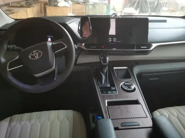 Toyota Granvia — Фото автомобиля 12