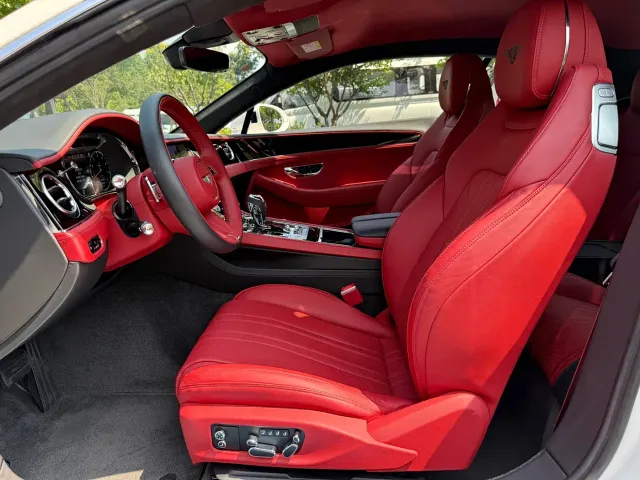 Bentley Continental — Фото автомобиля 10