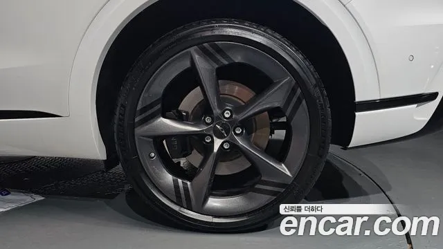 Genesis GV70 2.5T Бензин 2WD — Фото автомобиля 17
