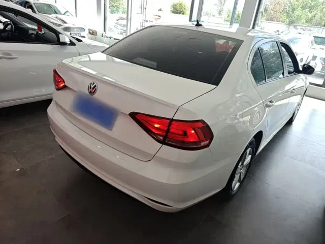 Volkswagen Lavida — Фото автомобиля 6