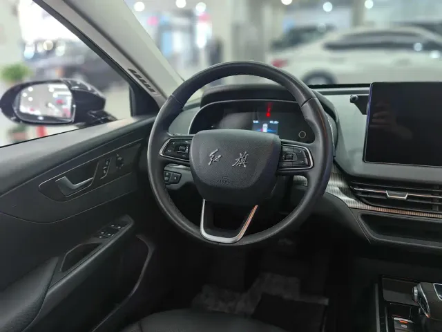 Hongqi E-QM5 — Фото автомобиля 8