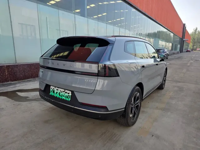 Volvo XC70 Plug-in Hybrid — Фото автомобиля 5