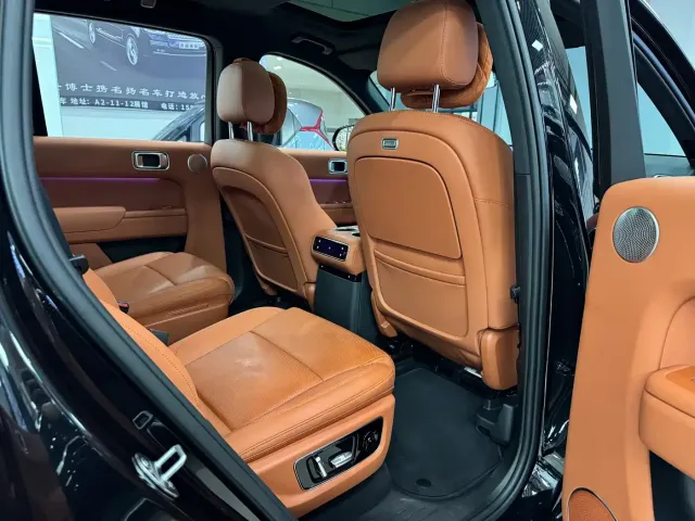 Li Auto L8 — Фото автомобиля 9
