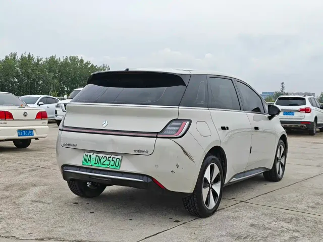 Baojun Cloud — Фото автомобиля 4