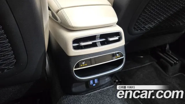 Genesis GV70 2.5T Бензин AWD — Фото автомобиля 27