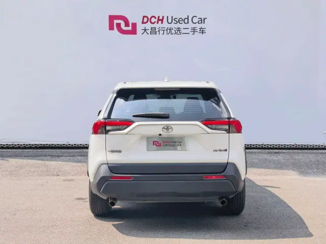 Toyota RAV4 — Фото автомобиля 5