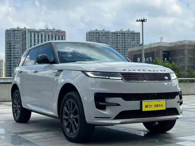 Land Rover Range Rover Sport — Фото автомобиля 3