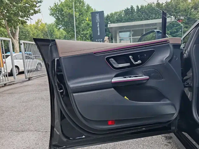 Mercedes-Benz Mercedes-Benz EQE 2025 500 4MATIC Pioneer — Фото автомобиля 9