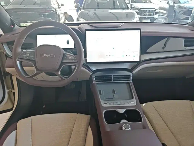 BYD Seal 07 DM-i — Фото автомобиля 9