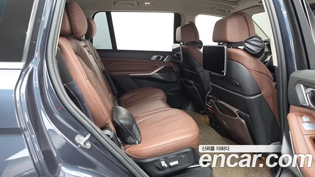 BMW X7 — Фото автомобиля 12
