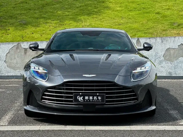 Aston Martin DB12 — Фото автомобиля 2