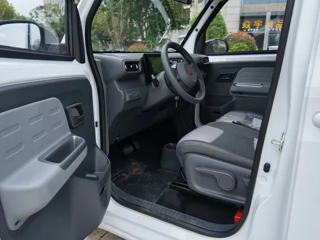 Wuling Zhiguang NEV — Фото автомобиля 10