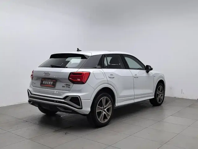 Audi Q2L — Фото автомобиля 2