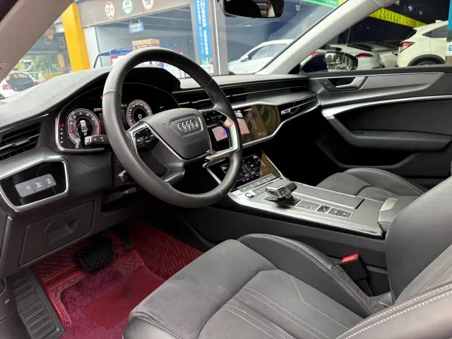 Audi A7L — Фото автомобиля 4