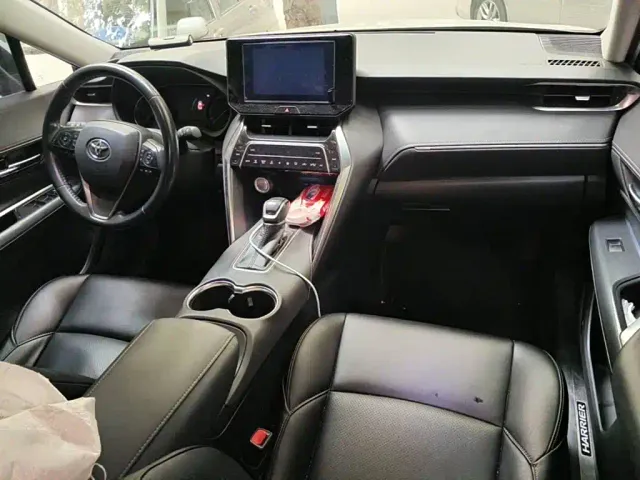 Toyota Harrier — Фото автомобиля 11