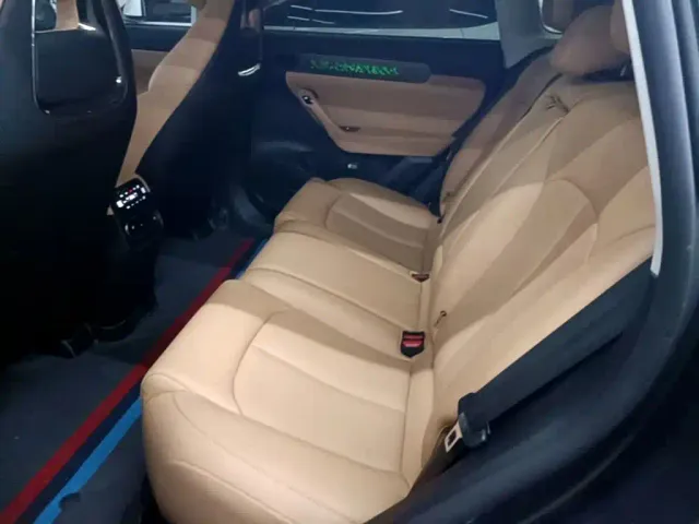 Leapmotor C11 — Фото автомобиля 16