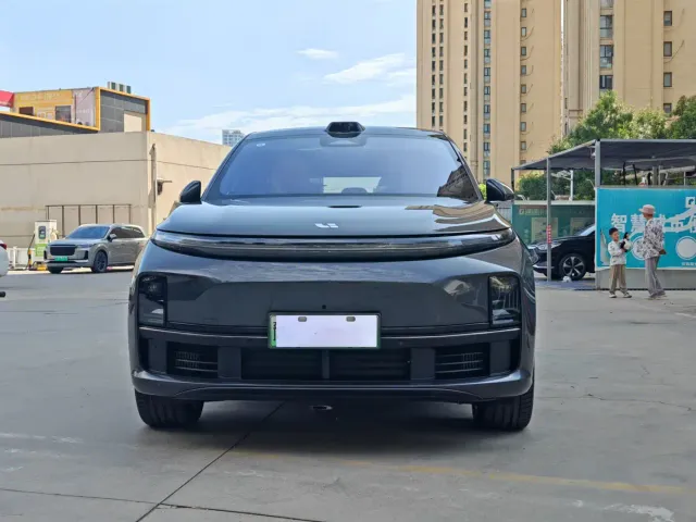 Li Auto L7 — Фото автомобиля 2