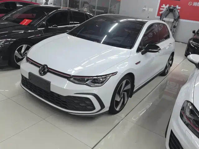 Фотография автомобиля — Volkswagen Golf GTI