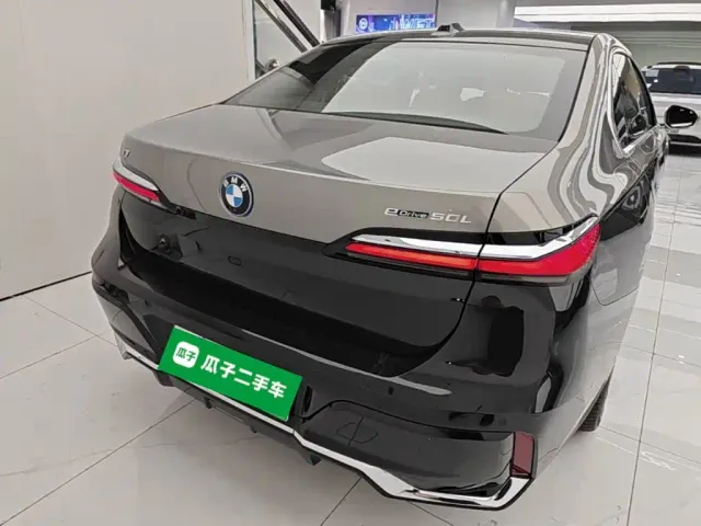 BMW i7 — Фото автомобиля 5