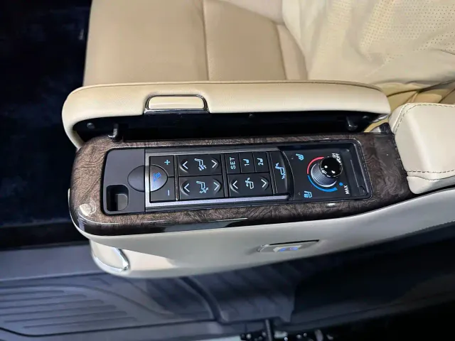 Toyota Vellfire — Фото автомобиля 7