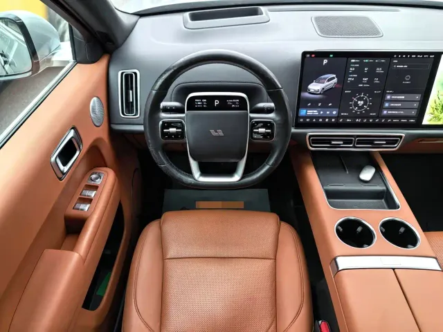 Li Auto L9 — Фото автомобиля 3