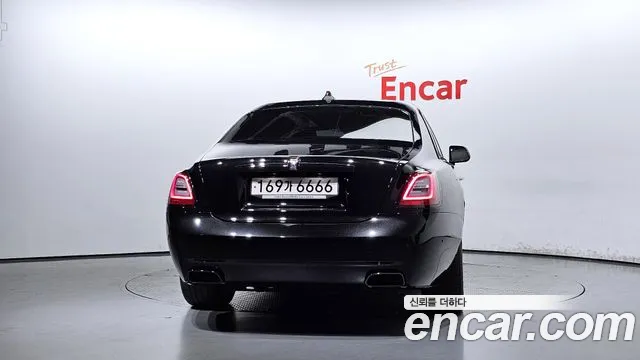 Rolls-Royce Ghost — Фото автомобиля 4