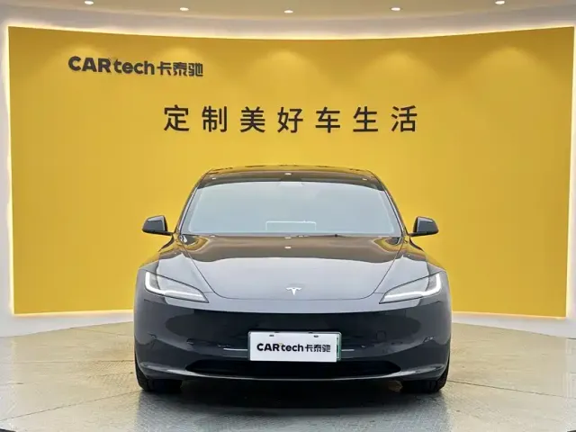Tesla Model 3 — Фото автомобиля 3