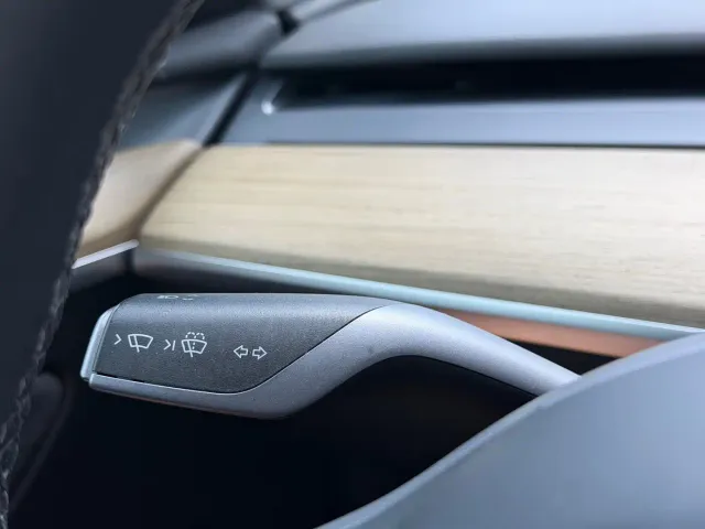 Tesla Model Y — Фото автомобиля 15