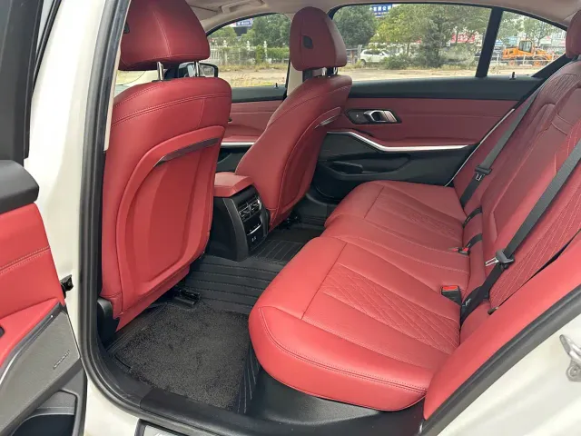 BMW 3 Series — Фото автомобиля 10