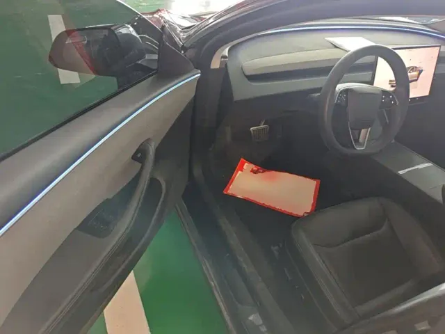 Tesla Model 3 2023 Rear-Wheel Drive — Фото автомобиля 15