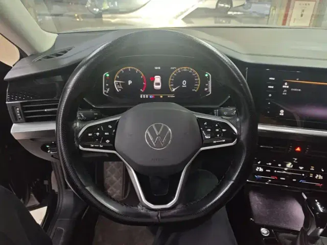 Volkswagen Passat — Фото автомобиля 10