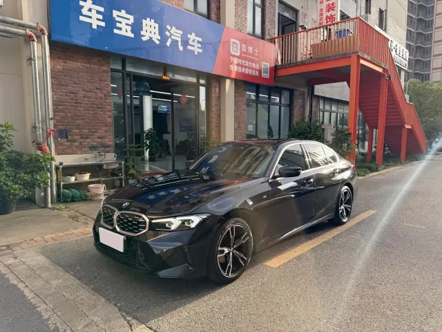Фотография автомобиля — BMW 3 Series