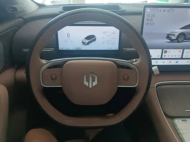 Leapmotor C11 — Фото автомобиля 10