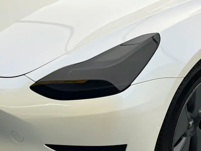 Tesla Model 3 — Фото автомобиля 13