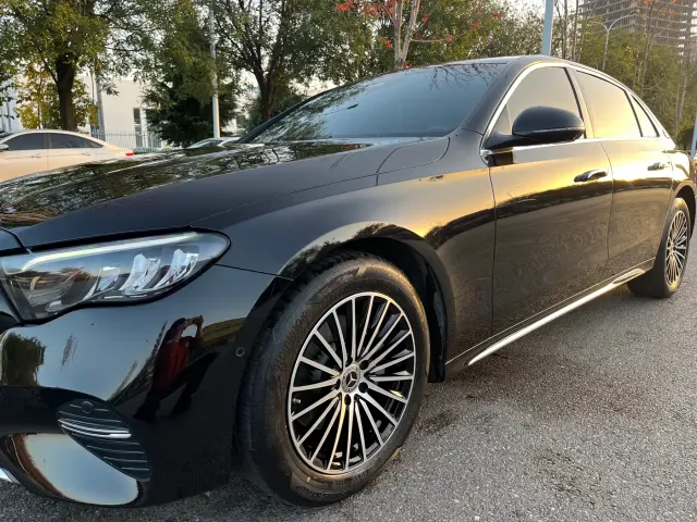 Mercedes-Benz E-Class — Фото автомобиля 4